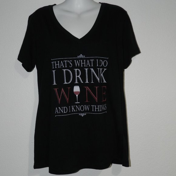 ⭐️Women's graphic v-neck T "That's What I Do - I Drink Wine & I Know Things" - Picture 1 of 2